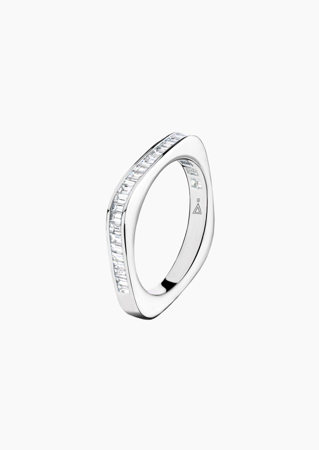 
                                                                                    Intrepid wedding ring in white gold and diamonds - Maison Lepage french jeweller since 1922
                                                                            