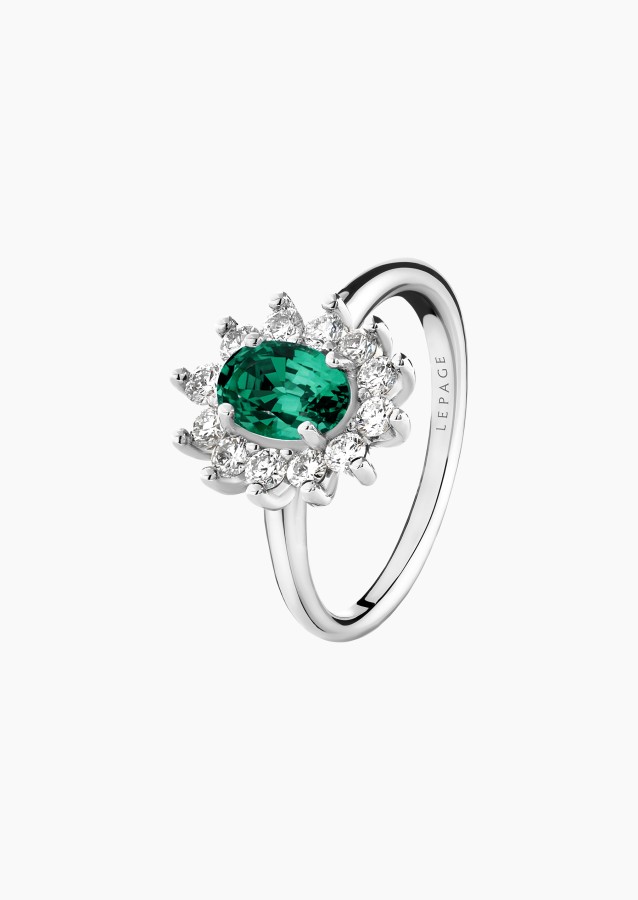 
                                                                                    Daisy ring in white gold, emerald and diamonds – Jewel by Maison Lepage, jeweler and designer since 1922.
                                                                            