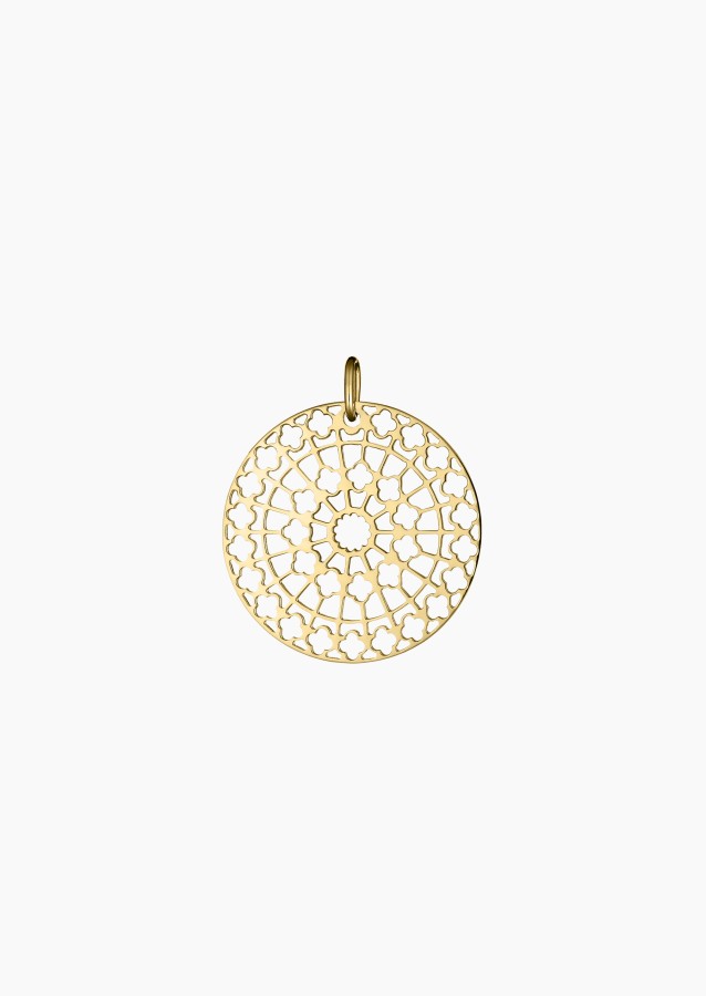 
                                                                                    Colette Notre Dame 22 mm medal in yellow gold – Maison Lepage, French jeweler and designer since 1922.
                                                                            