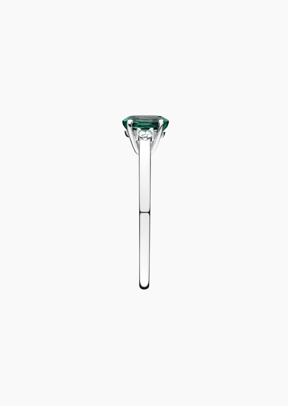 Roméo ring in white gold, emerald and diamonds – Jewel by Maison Lepage, jeweler and designer since 1922.
