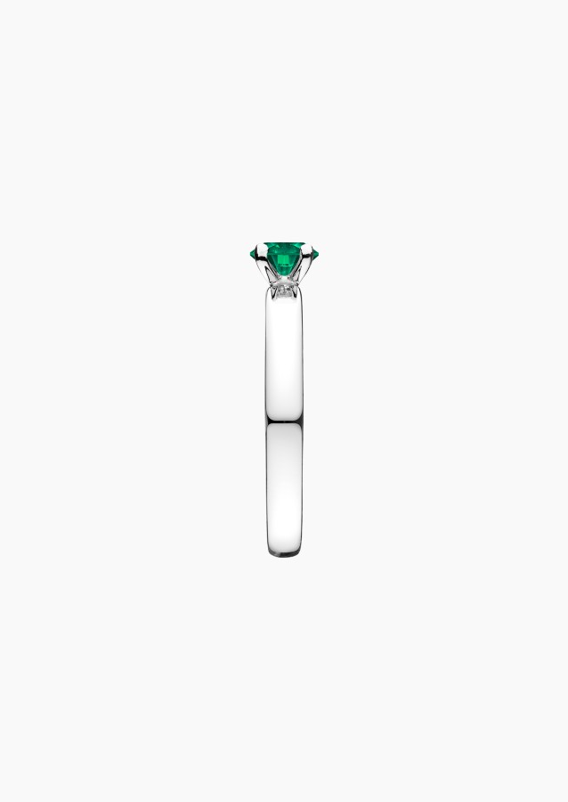 Evidence solitaire ring in white gold with emerald – Jewel by Maison Lepage, jeweler and designer since 1922.