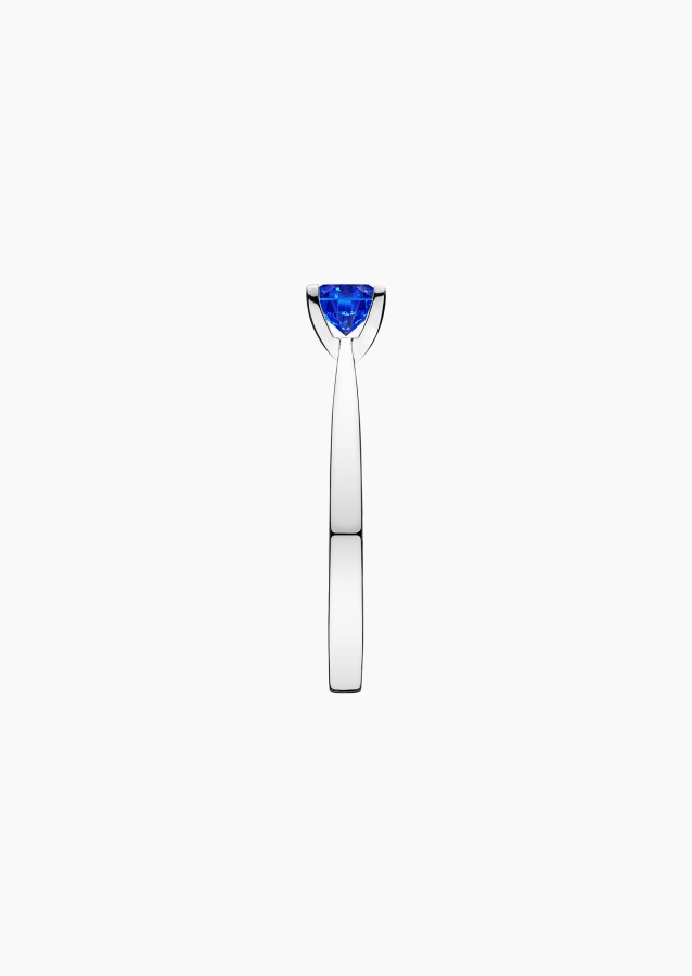 Cupidon solitaire ring in white gold with blue sapphire – Jewel by Maison Lepage, jeweler and designer since 1922.