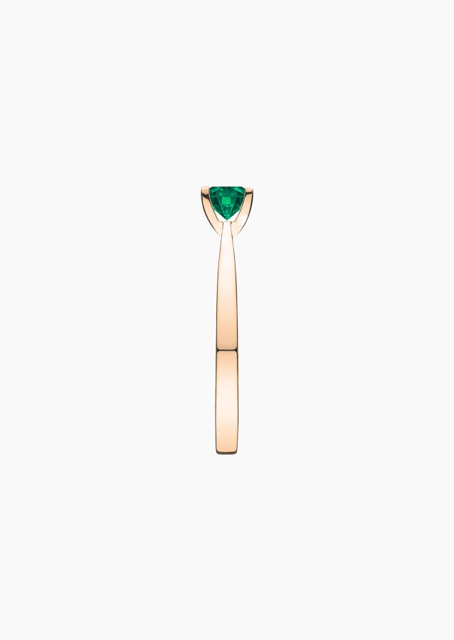 Cupidon solitaire ring in rose gold with emerald – Jewel by Maison Lepage, jeweler and designer since 1922.
