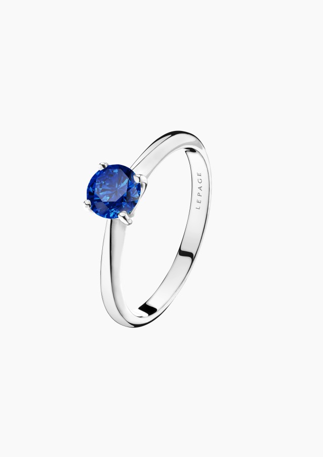 
                                                                                    Foudre solitaire ring in white gold with blue sapphire – Jewel by Maison Lepage, jeweler and designer since 1922.
                                                                            