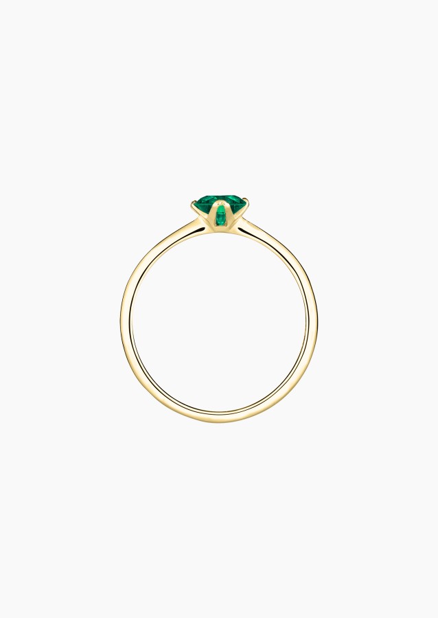 Idylle solitaire ring in yellow gold with emerald – Jewel by Maison Lepage, jeweler and designer since 1922.