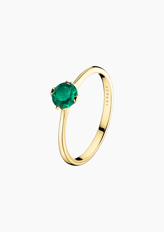 Idylle solitaire ring in yellow gold with emerald – Jewel by Maison Lepage, jeweler and designer since 1922.