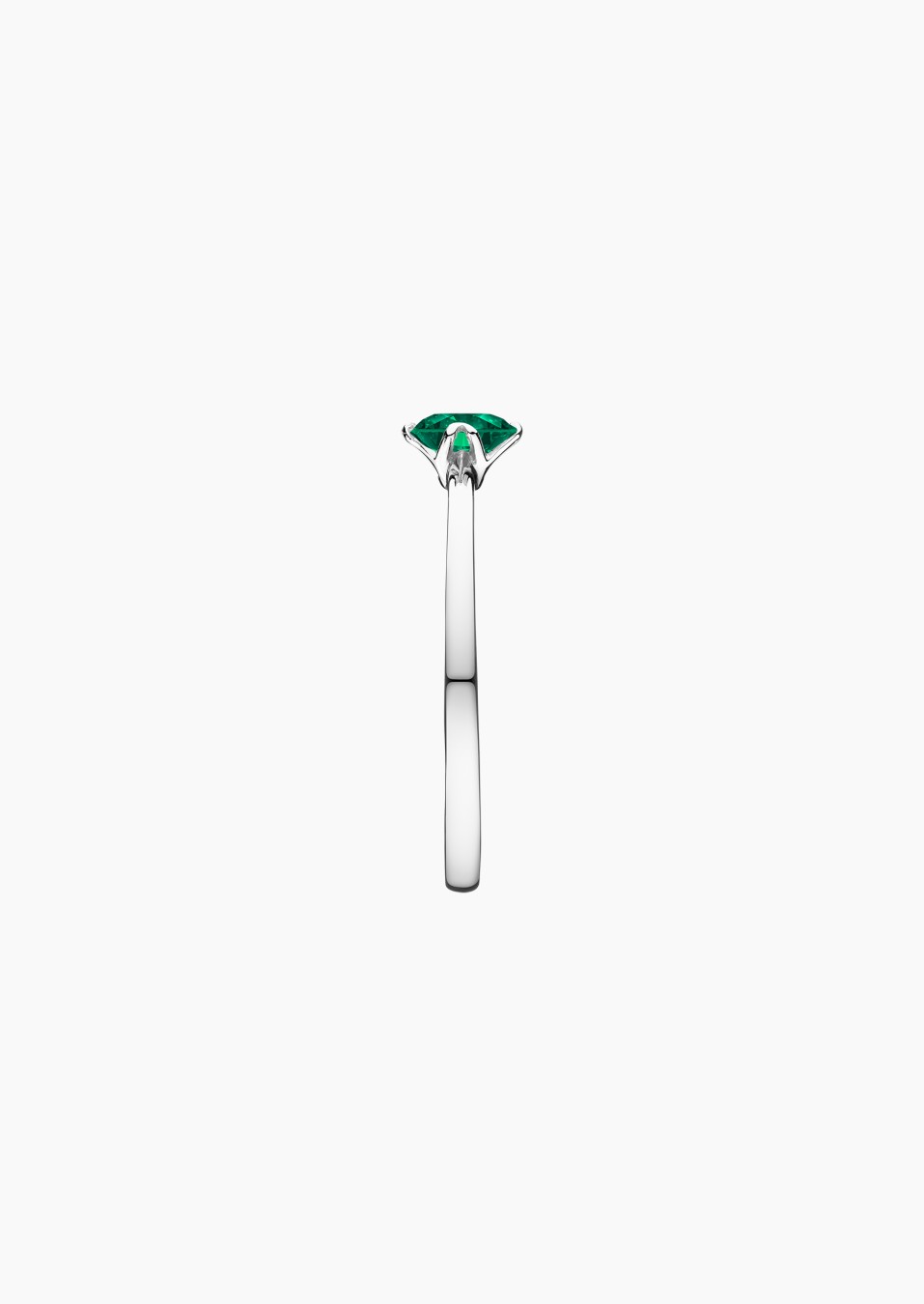Idylle solitaire ring in white gold with emerald – Jewel by Maison Lepage, jeweler and designer since 1922.