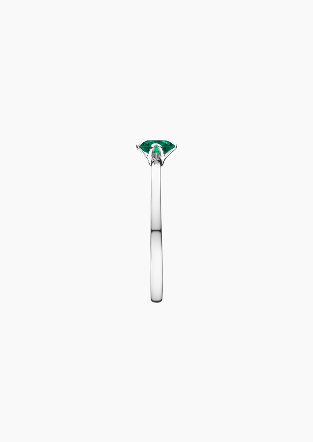 Idylle solitaire ring in white gold with emerald – Jewel by Maison Lepage, jeweler and designer since 1922.