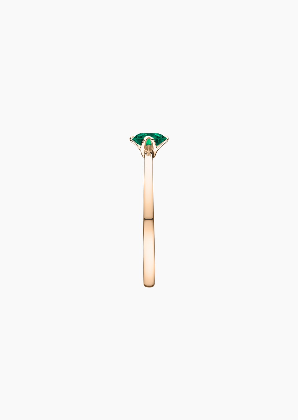 Idylle solitaire ring in rose gold with emerald – Jewel by Maison Lepage, jeweler and designer since 1922.