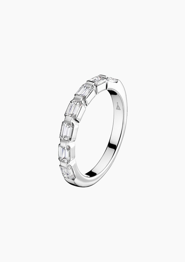 
                                                                                    Fougueuse wedding ring in white gold and diamonds - Maison Lepage french jeweller 1922
                                                                            