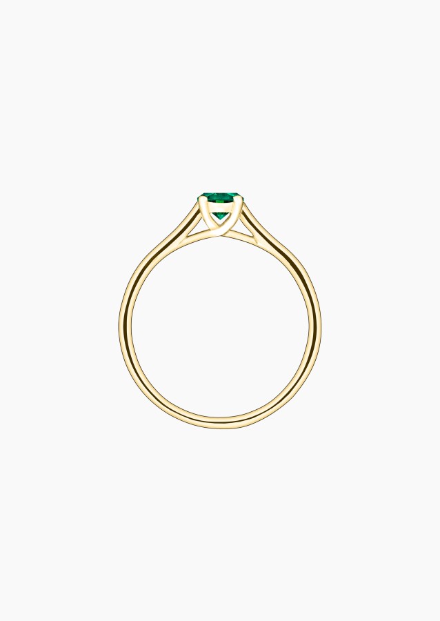 Jackie solitaire ring in yellow gold with emerald – Jewel by Maison Lepage, jeweler and designer since 1922.