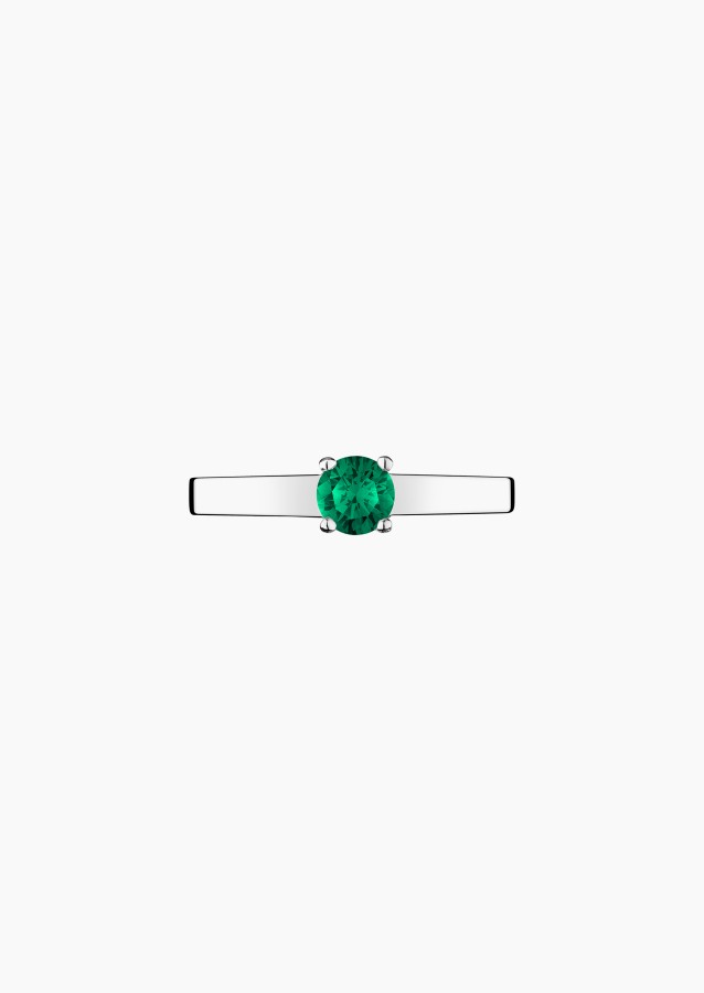 Jackie solitaire ring in white gold with emerald – Jewel by Maison Lepage, jeweler and designer since 1922.