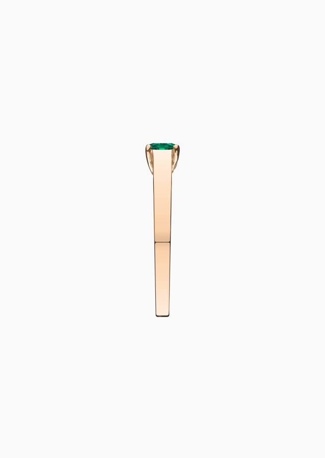 Jackie solitaire ring in rose gold with emerald – Jewel by Maison Lepage, jeweler and designer since 1922.