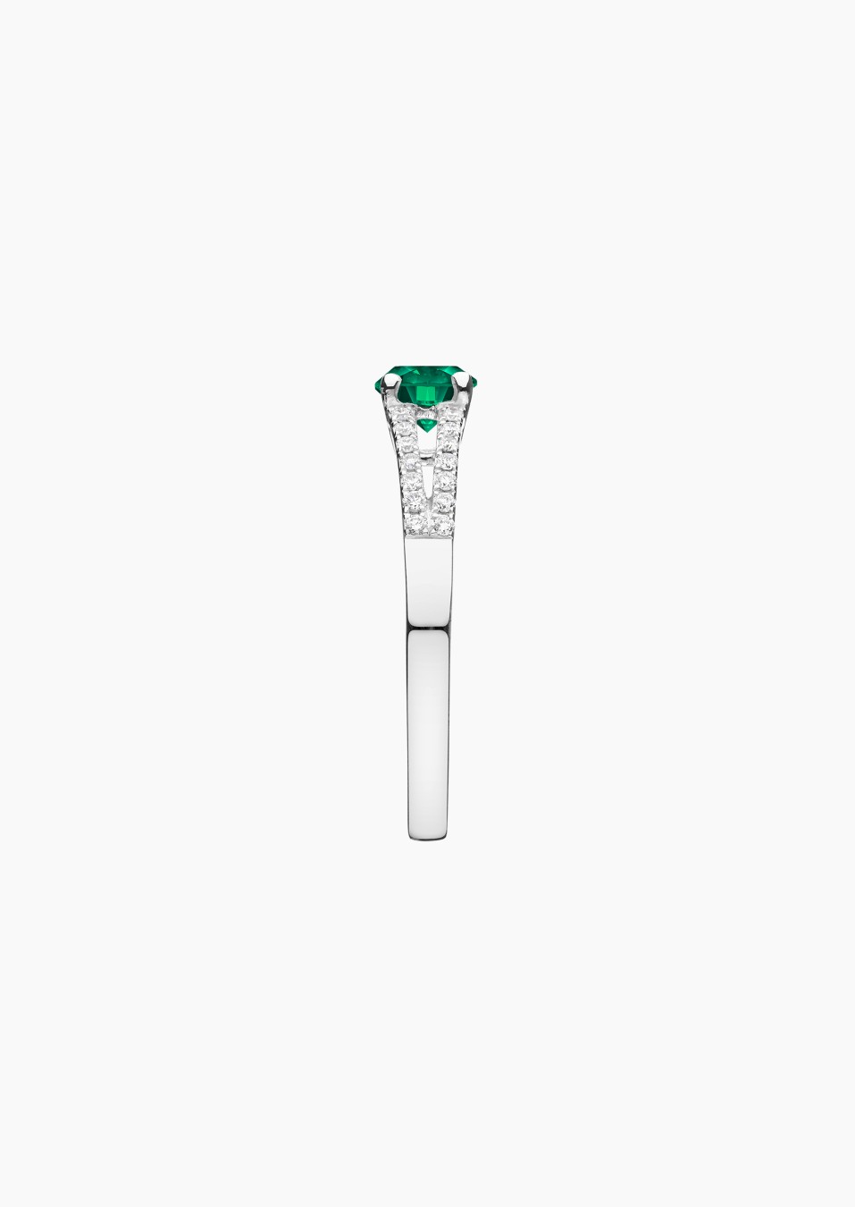 Première Dame solitaire ring in white gold with emerald and diamonds – Jewel by Maison Lepage, jeweler and designer since 1922.