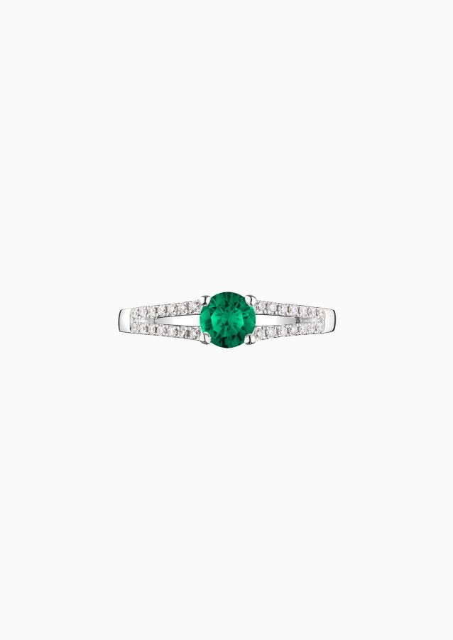 Première Dame solitaire ring in white gold with emerald and diamonds – Jewel by Maison Lepage, jeweler and designer since 1922.