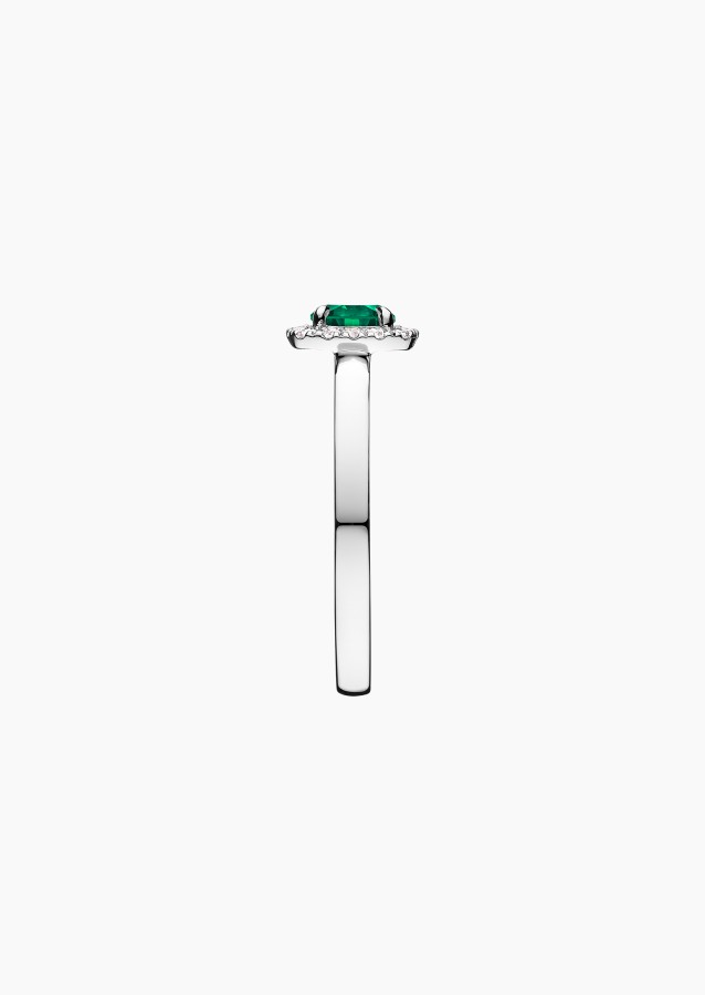 Jolie-Rose solitaire ring in white gold with emerald and diamonds – Jewel by Maison Lepage, jeweler and designer since 1922.