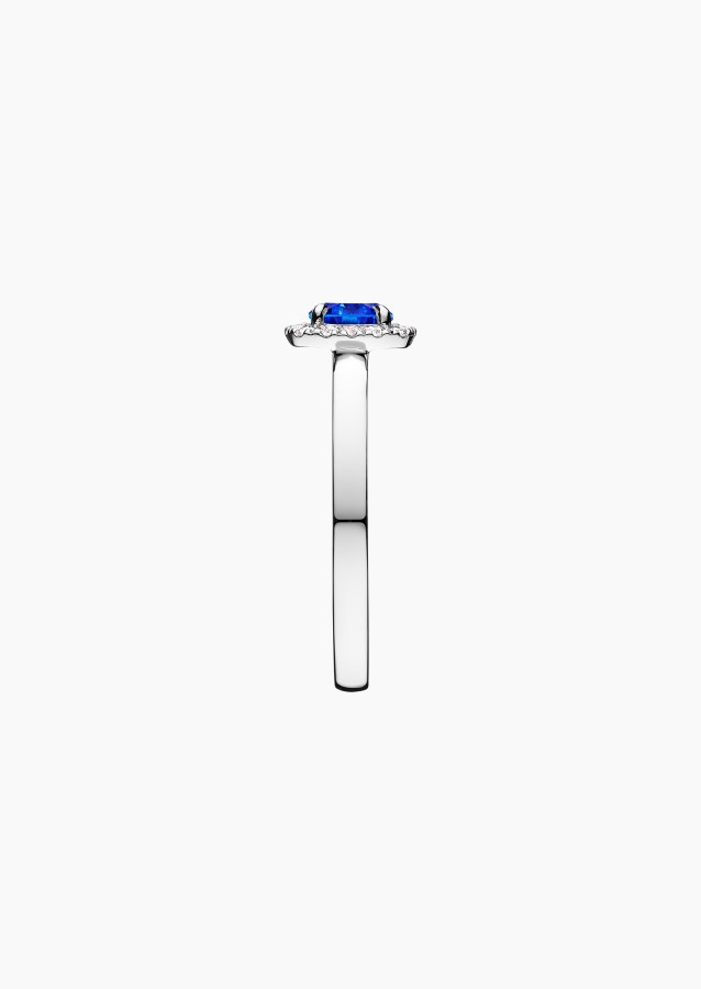 Jolie-Rose solitaire ring in white gold with blue sapphire and diamonds – Maison Lepage, French jeweler and designer since 1922.