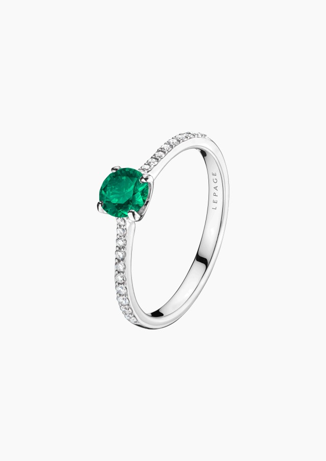 
                                                                                    Demoiselle solitaire ring in white gold with emerald and diamonds – Jewel by Maison Lepage, jeweler and designer since 1922.
                                                                            