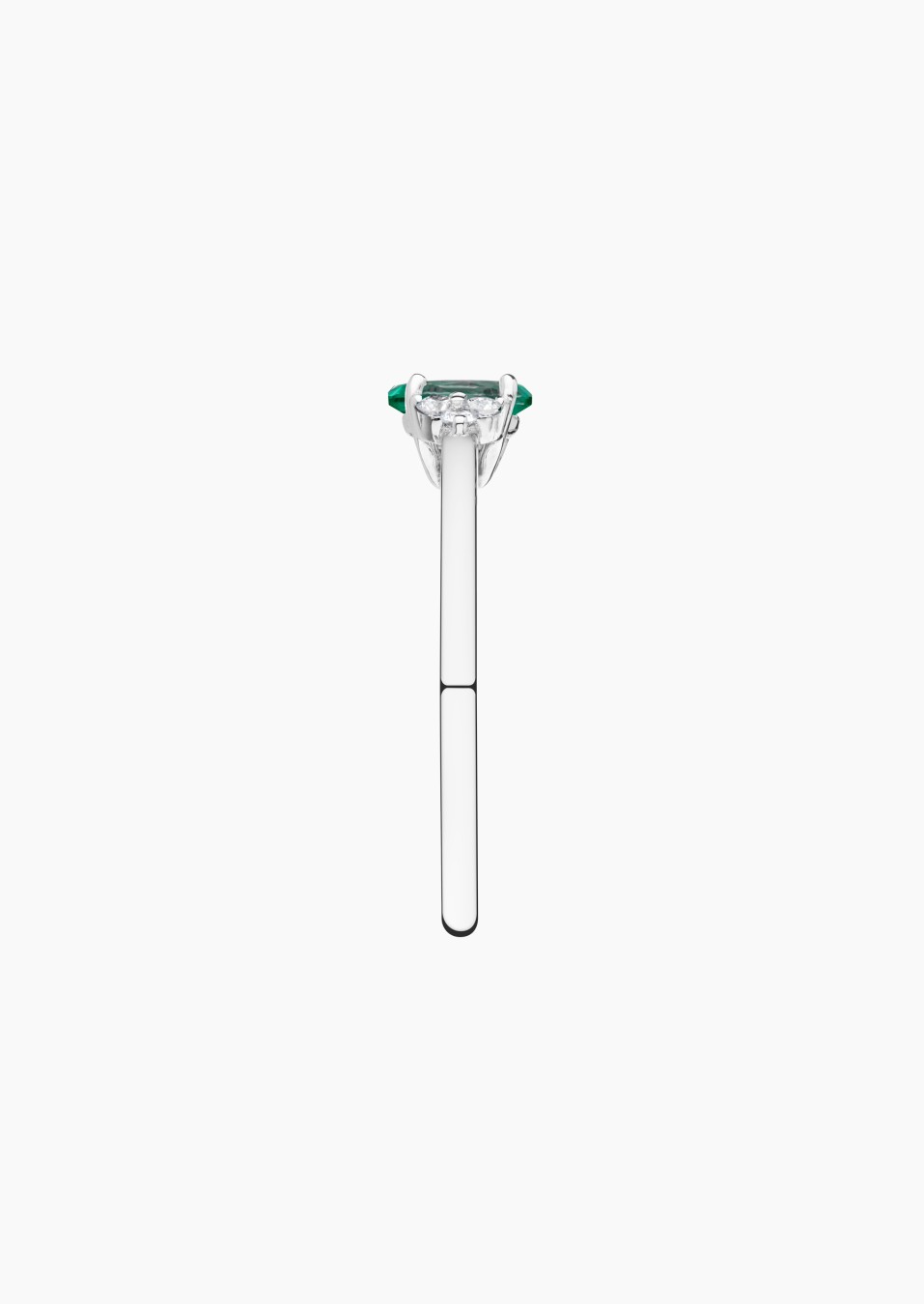 Madeleine ring in gold, emerald and diamonds / Lepage