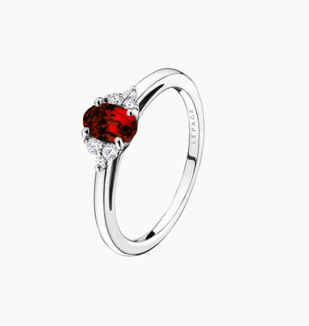 
                                                                                            Madeleine ring in gold, ruby and diamonds / Lepage
                                                                                    