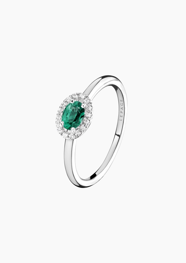 
                                                                                    Eléanor ring in white gold, emerald and diamonds – Jewel by Maison Lepage, jeweler and designer since 1922.
                                                                            