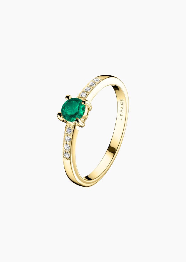 Aristide solitaire ring in yellow gold with emerald and diamonds – Jewel by Maison Lepage, jeweler and designer since 1922.