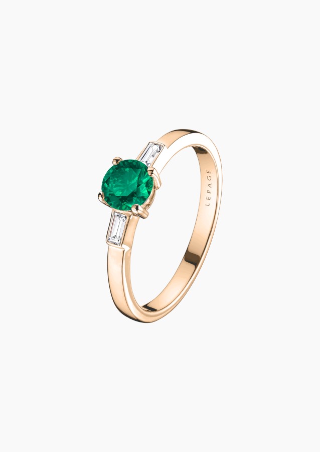 Albert solitaire ring in rose gold with emerald and diamonds – Jewel by Maison Lepage, jeweler and designer since 1922.