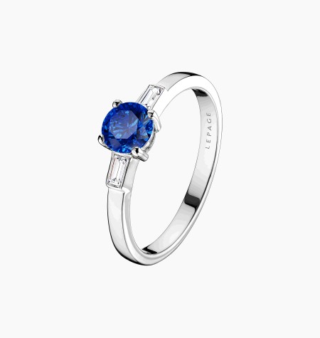 Solitaire Albert, bague en or blanc, saphir bleu et diamants - Maison Lepage joaillier créateur français 1922