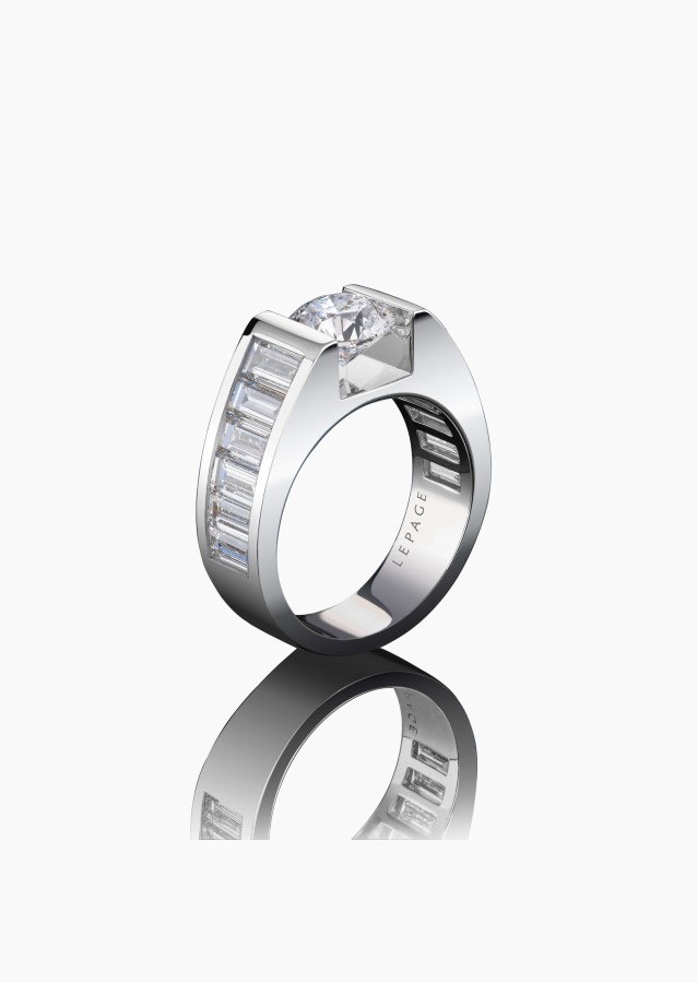 L’Audacieuse ring, exceptional piece in white gold with brilliant-cut diamond and baguette diamonds – Maison Lepage, French jewe