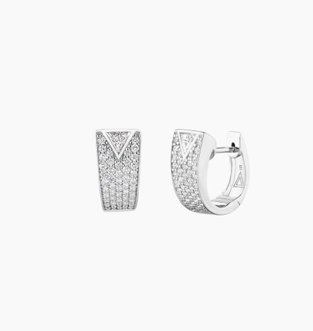
                                                                                    La Flamboyante earrings in white gold with triangular and brilliant-cut diamonds – Maison Lepage, French jeweler and designer.
                                                                            