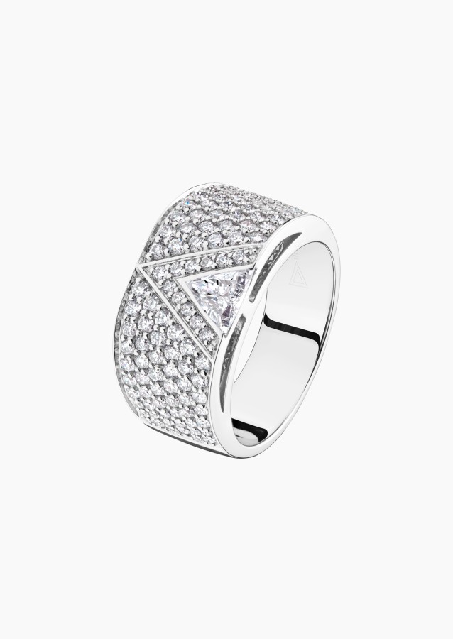 La Magnifique ring in white gold, triangular diamond and diamond pavé – Maison Lepage, French jeweler and designer since 1922.