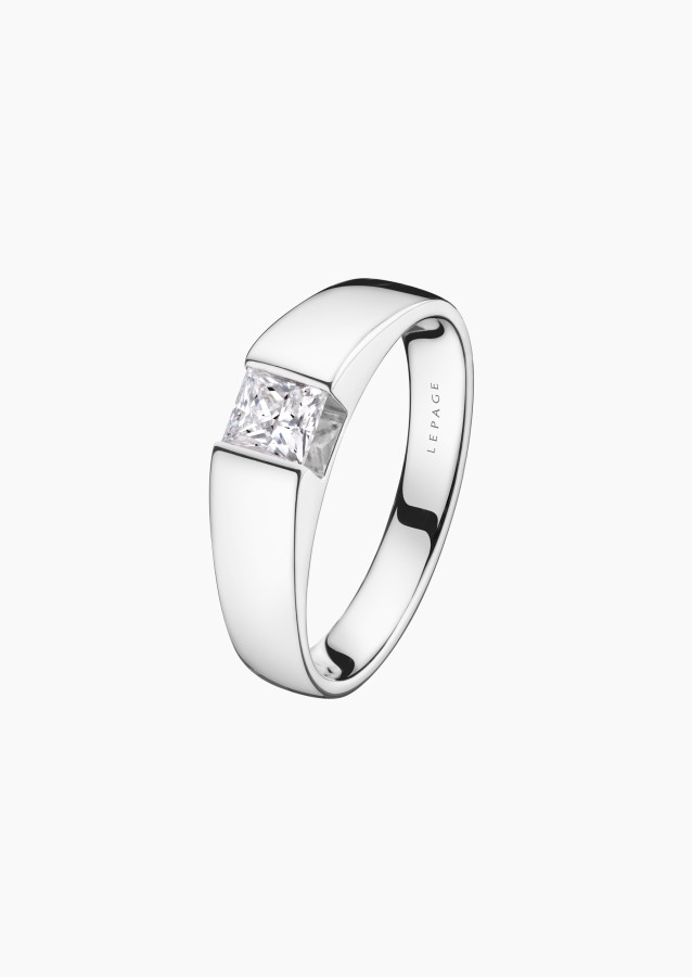 
                                                                                    Belle Audacieuse solitaire in gold and diamond / Lepage
                                                                            