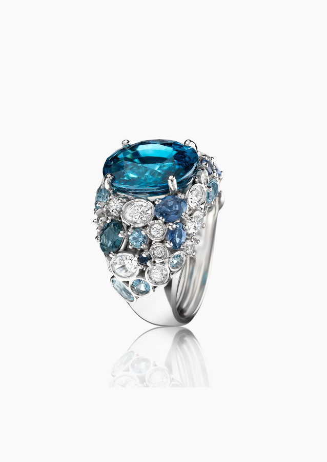 L’Envoûtante ring in 18k white gold, blue zircon, diamonds, aquamarines, blue sapphires and topazes – Maison Lepage, jeweler and
