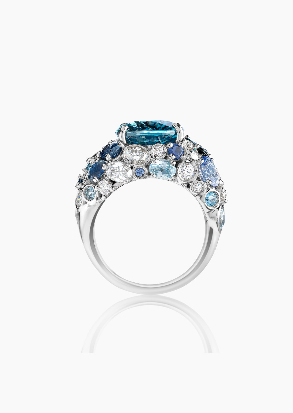 Bague L'Envoûtante en or blanc 750, zircon bleu, diamants, aigues-marines, saphirs bleus et topazes - Maison Lepage joaillier cr Bague L'Envoûtante en or blanc 750, zircon bleu, diamants, aigues-marines, saphirs bleus et topazes - Maison Lepage joaillier cr