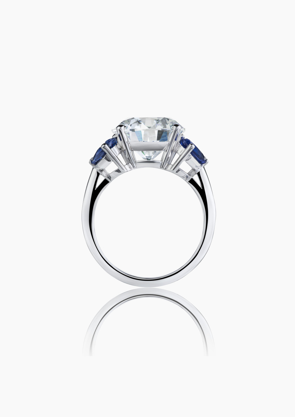 L’Éternelle ring in white gold, 5.62-carat diamond and pear-shaped blue sapphires – Maison Lepage, jeweler and designer since 19