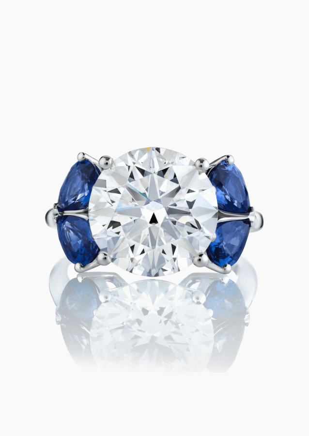Bague l'Eternelle en or blanc, diamant 5,62 carats et saphirs bleus poire - Maison Lepage joaillier créateur 1922