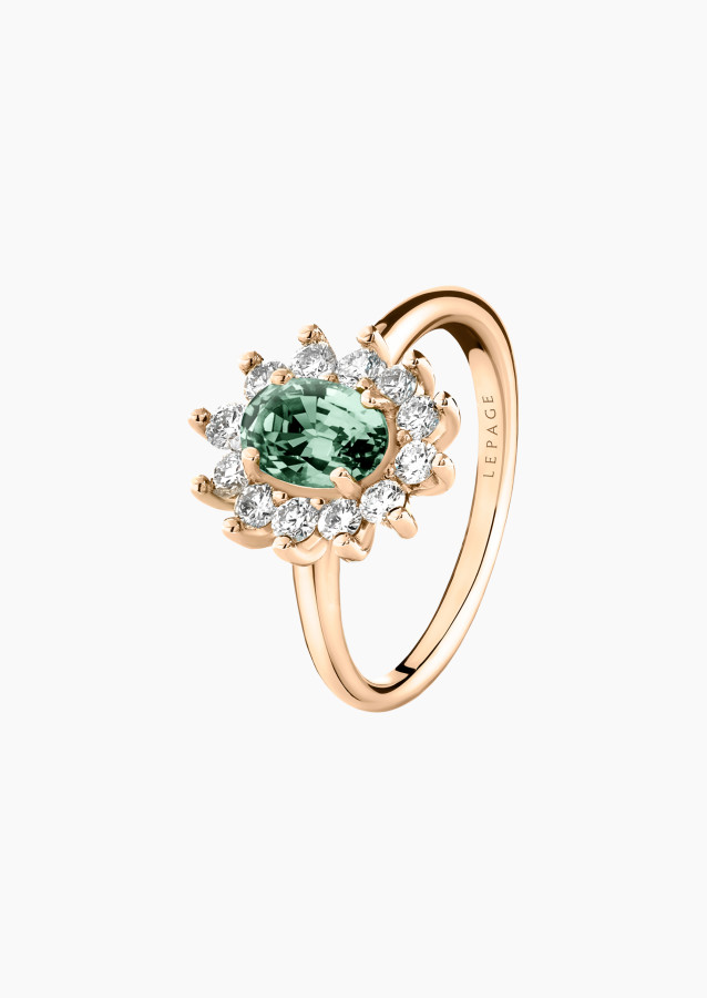 
                                                                                    Daisy ring in green sapphire and diamonds | Lepage fine jewelry
                                                                            