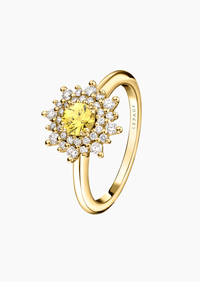 
                                                                                    Bague Dentelle en or jaune, saphir jaune et diamants
                                                                            