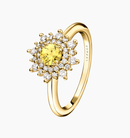 
                                                                                            Dentelle ring in yellow gold, yellow sapphire and diamonds
                                                                                    