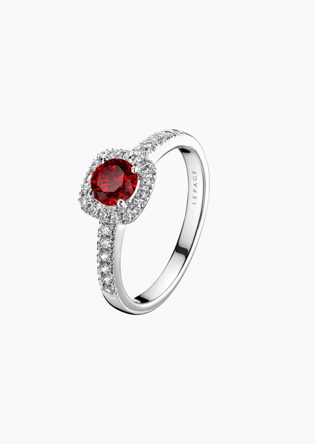 
                                                                                    Solitaire Madame Rose en or, rubis et diamants / Lepage
                                                                            