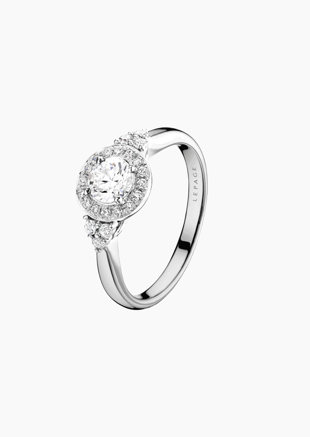 
                                                                                    Pompadour solitaire in gold and diamonds / Lepage
                                                                            