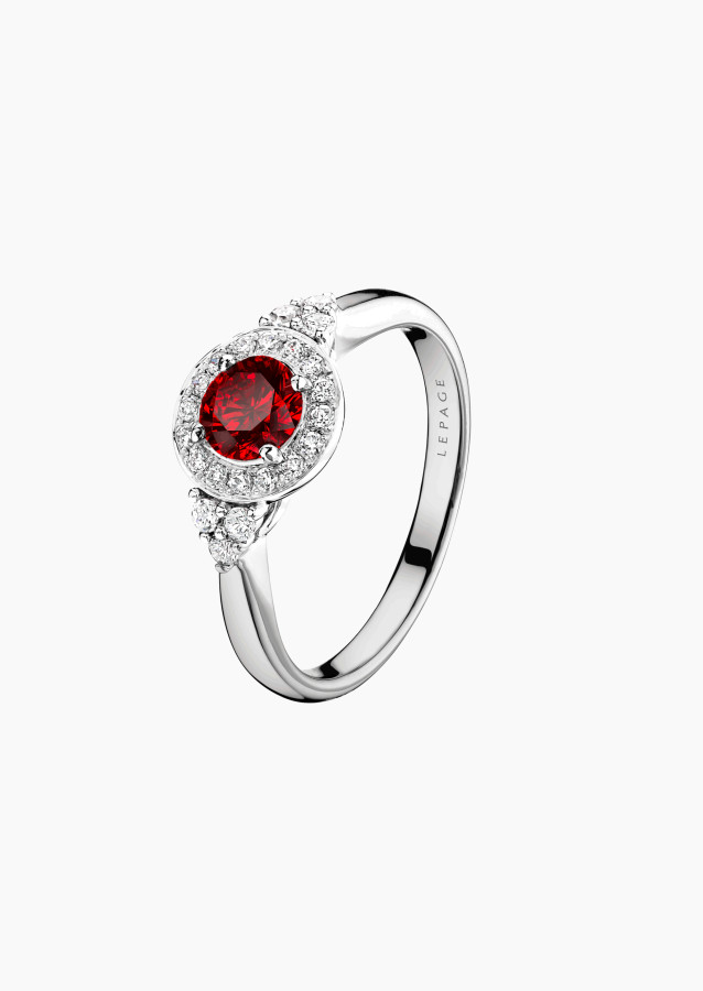 
                                                                                    Pompadour solitaire in gold, ruby and diamonds / Lepage
                                                                            
