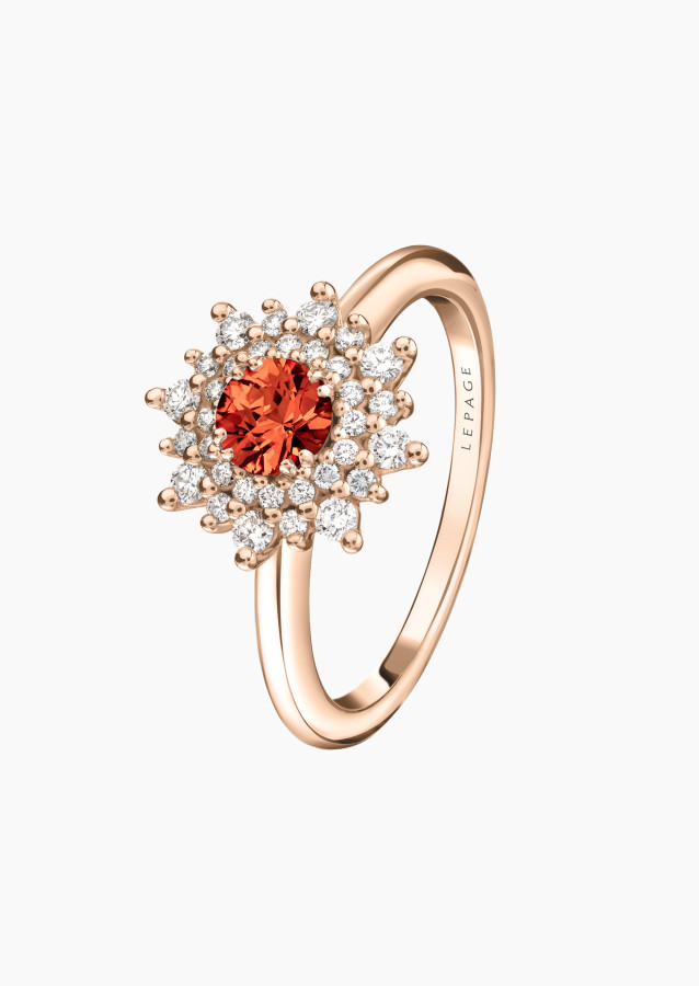
                                                                                    Bague Dentelle en or rose, saphir orange et diamants
                                                                            