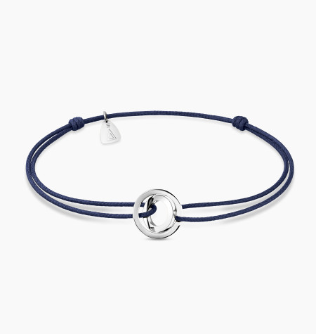 
                                                                                    Bracelet Alba cordon bleu marine en or blanc
                                                                            
