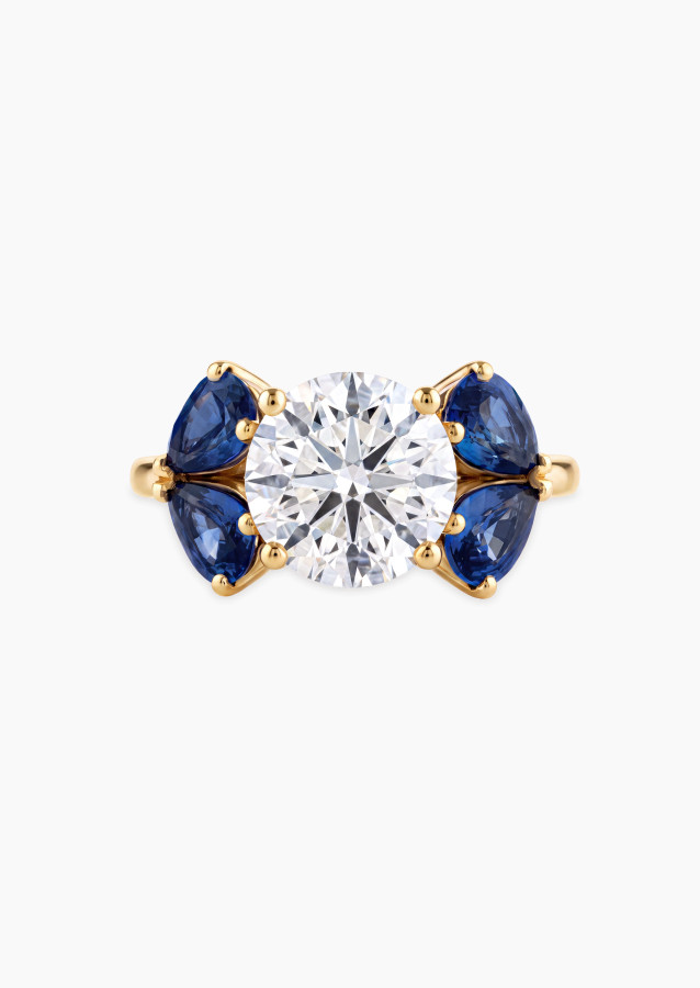 Blue sapphire and diamond ring, yellow gold | Maison Lepage