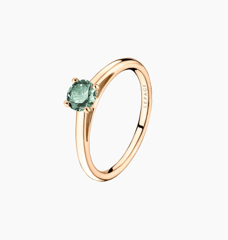 
                                                                                    1922 solitaire ring - Green sapphire
                                                                            