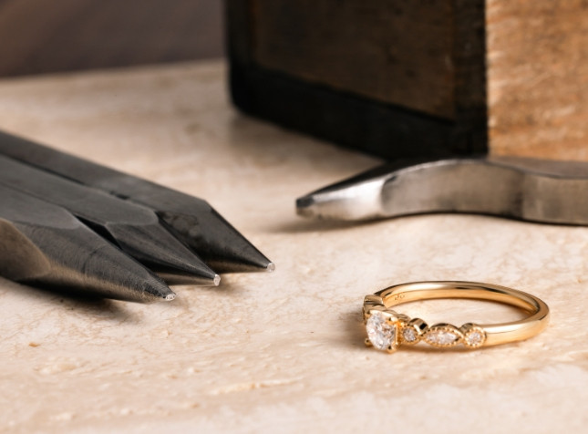 The hallmark: a discreet but essential guarantee