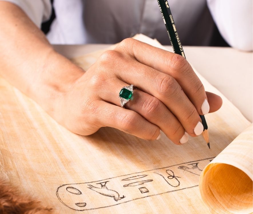 Lepage Cléo ring in platinum, emerald and diamonds