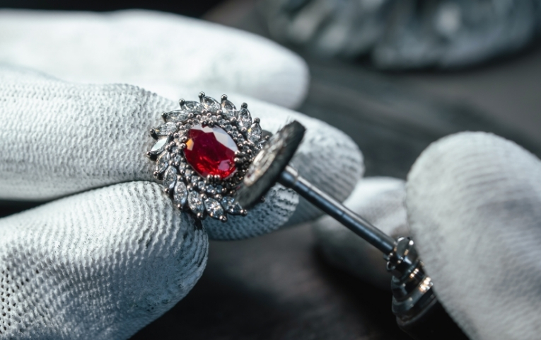 polishing of the exceptional piece