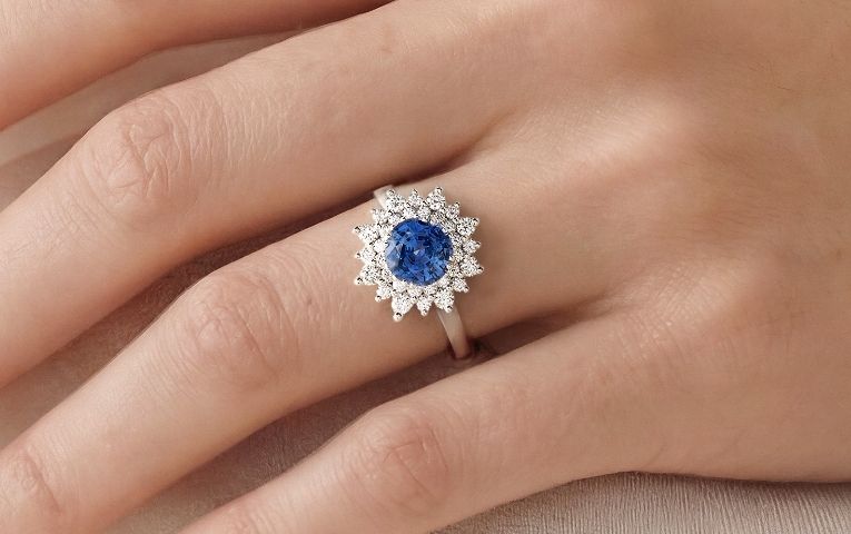 collier dentelle saphir jaune